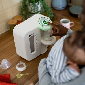 Tommee Tippee Електрически уред за приготвяне на адаптирано мляко