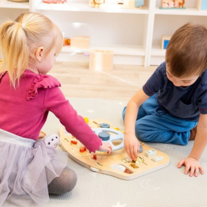 2Kids Toys Дървен комплект за игра автомобилно табло 45х30 см