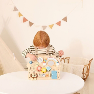 2Kids Toys Дървена занимателна дъска/ бизи борд  Lion's house
