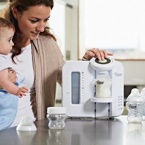 Tommee Tippee Електрически уред за приготвяне на адаптирано мляко